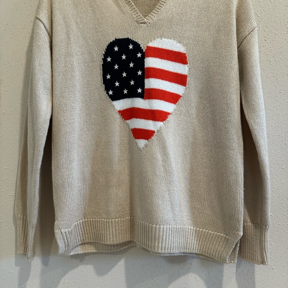 Marled Patriotic Flag Heart Beach Sweater - Picture 4 of 7